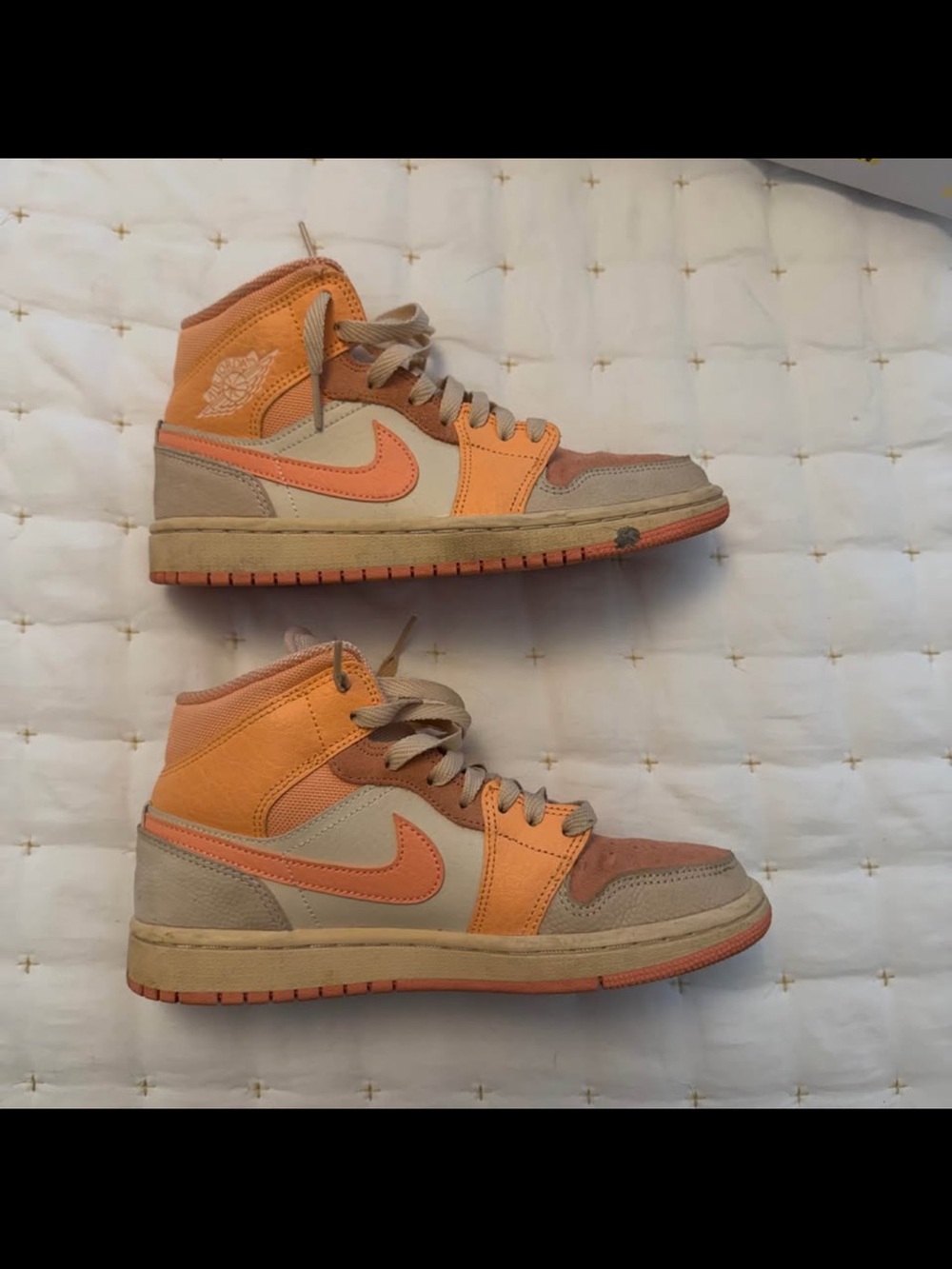 Nike Jordan 1 Mid Apricot Orange - Picture 2 of 7